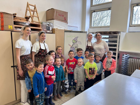 Navštívily jsme kadeřnictví a zahrály si na pekaře